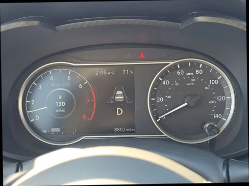 Used 2024 Nissan Versa SR w/ Trunk Package image 15