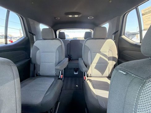 Used 2023 Chevrolet Traverse LT image 13