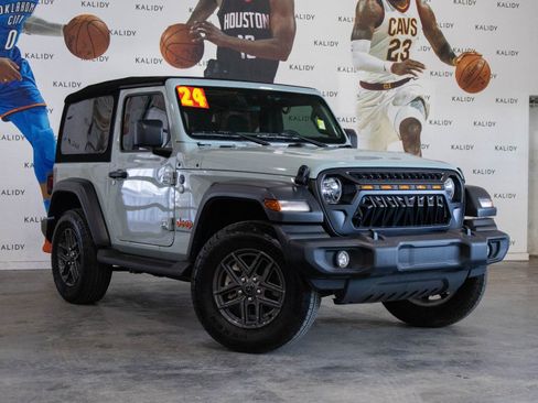 Used 2024 Jeep Wrangler Sport AWD/4WD image 2