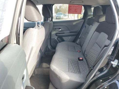 Certified 2025 Nissan Kicks SV image 22