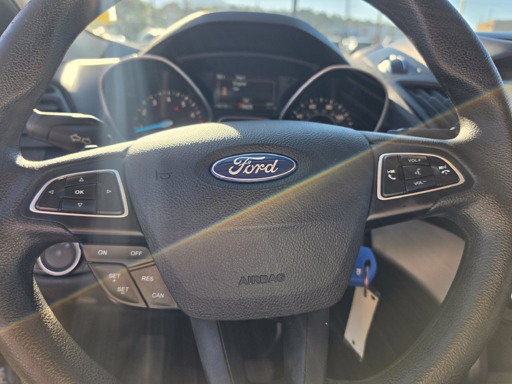 Used 2017 Ford Escape SE w/ Equipment Group 201A AWD/4WD image 17