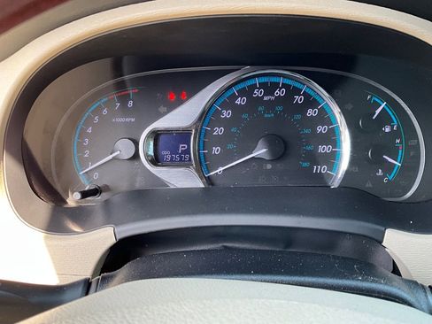 Used 2011 Toyota Sienna Limited image 15