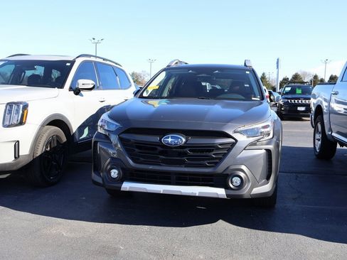 Used 2023 Subaru Outback Touring w/ Popular Package #2 image 3