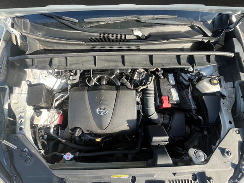 Used 2022 Toyota Highlander XLE image 40