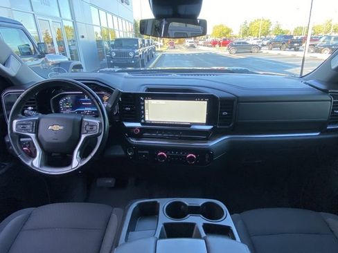 Used 2024 Chevrolet Silverado 2500 LT w/ Convenience Package image 15