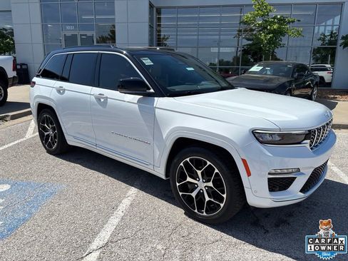 Used 2024 Jeep Grand Cherokee Summit AWD/4WD image 35