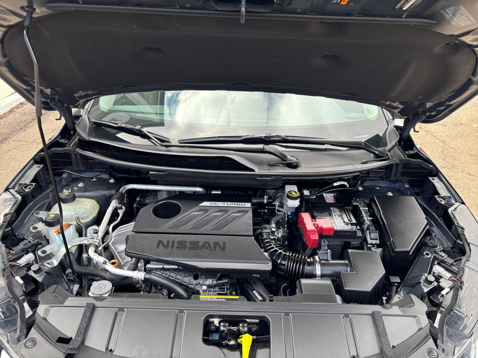 Used 2025 Nissan Rogue SV FWD image 33