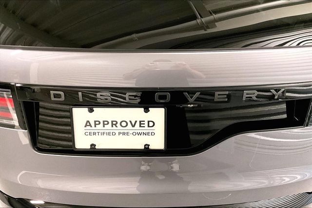 Certified 2025 Land Rover Discovery Dynamic SE AWD/4WD image 7
