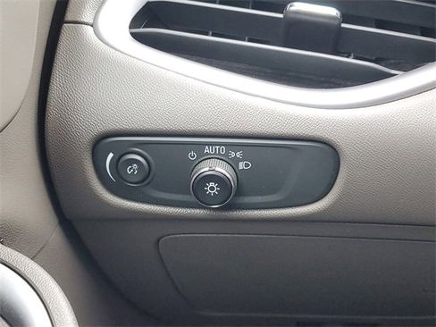 Used 2020 Chevrolet Malibu LS image 18