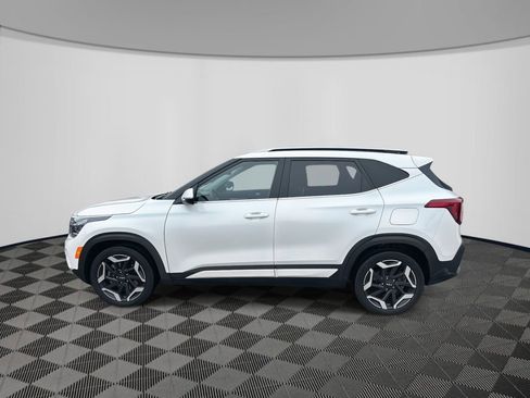 Used 2024 Kia Seltos SX w/ SX Sunroof Package image 2