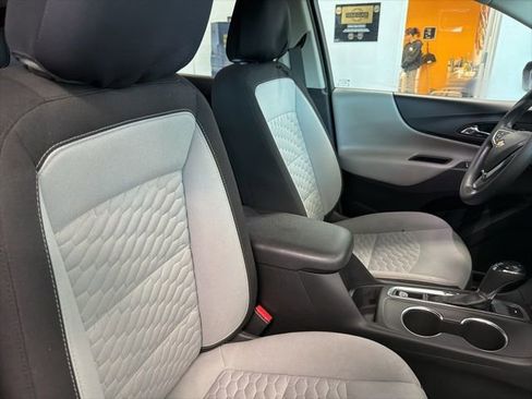 Used 2020 Chevrolet Equinox LS image 27