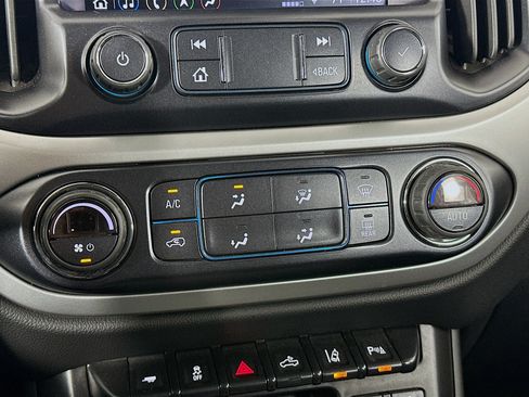 Used 2021 Chevrolet Colorado LT w/ Safety Package RWD image 23