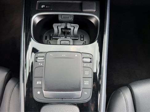 Used 2023 Mercedes-Benz GLB 250 4MATIC image 27