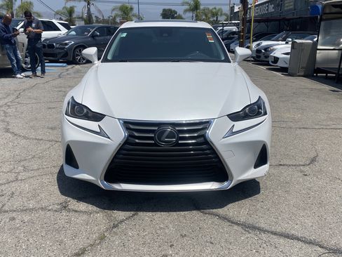 Used 2018 Lexus IS 300 RWD image 3