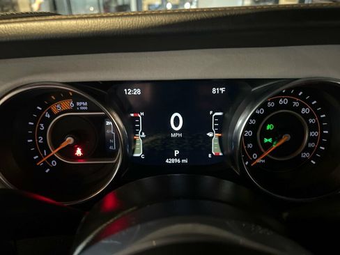 Used 2021 Jeep Gladiator Overland AWD/4WD image 28