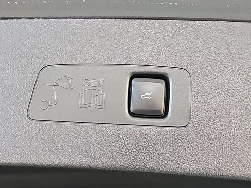 Used 2025 Lincoln Corsair FWD image 13