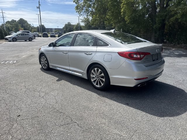 Used 2016 Hyundai Sonata Sport w/ Option Group 1V FWD image 7