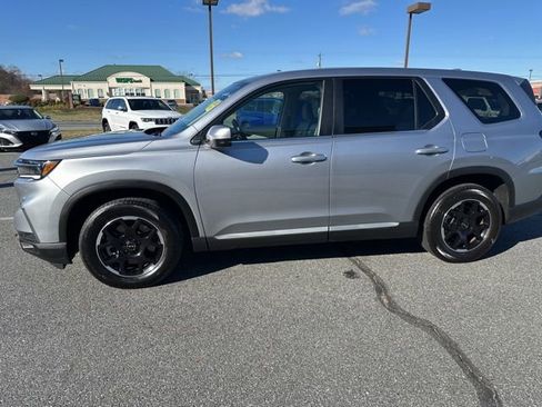 Certified 2025 Honda Pilot EX-L image 4