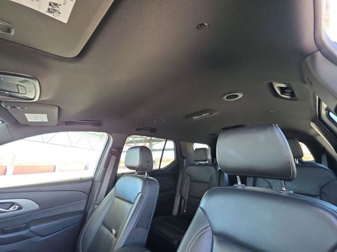 Used 2023 Chevrolet Traverse LT image 19