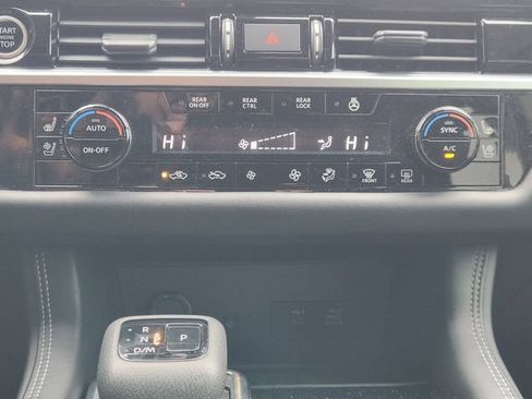 Used 2024 Nissan Pathfinder Platinum w/ Cargo Package FWD image 17