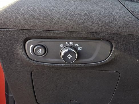 Used 2024 Buick Encore GX Sport Touring image 19