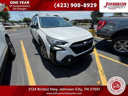 Used 2024 Subaru Outback Premium AWD/4WD image 1