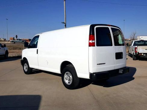 Used 2022 Chevrolet Express 2500 w/ Driver Convenience Package image 9