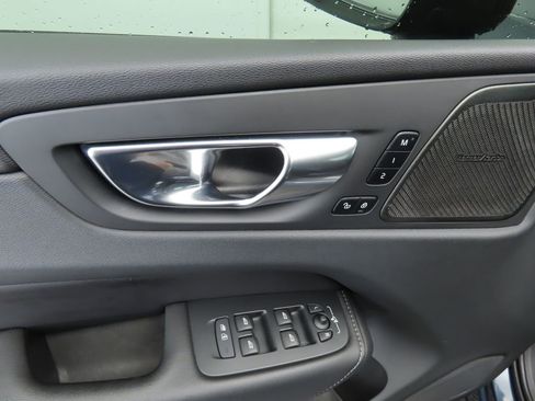 Used 2023 Volvo XC60 B5 Ultimate w/ Climate Package image 23