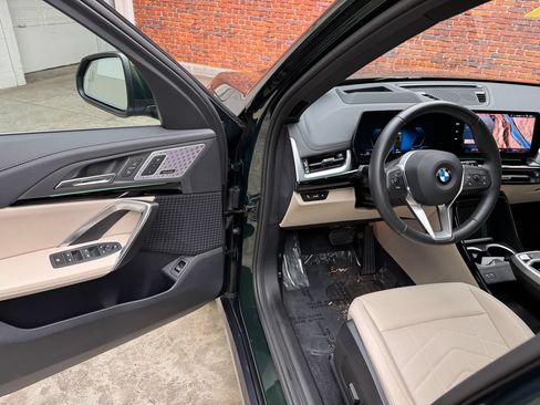 Used 2025 BMW X1 xDrive28i w/ Premium Package AWD/4WD image 8
