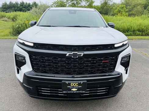 Used 2024 Chevrolet Traverse RS image 12