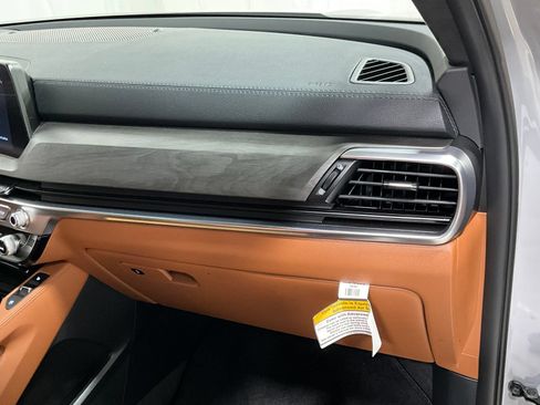 Used 2025 Kia Telluride SX Prestige X-Line AWD/4WD image 16