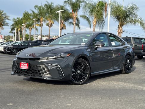 New 2026 Toyota Camry SE w/ Convenience Package FWD image 2
