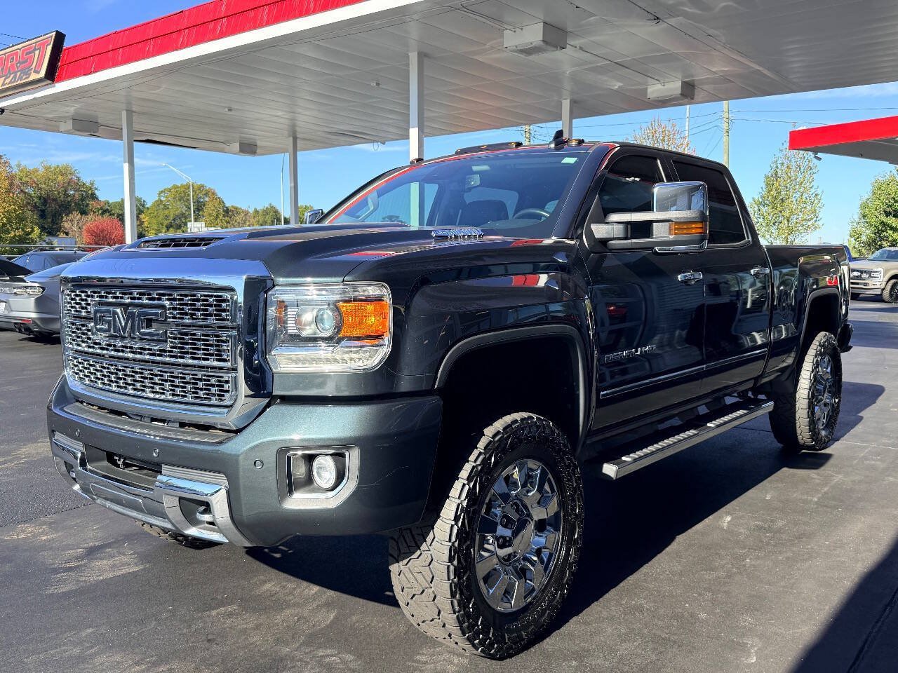 Used 2018 GMC Sierra 2500 Denali w/ Duramax Plus Package AWD/4WD image 6