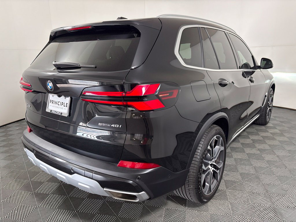 Certified 2025 BMW X5 sDrive40i w/ Parking Assistance Package RWD image 5