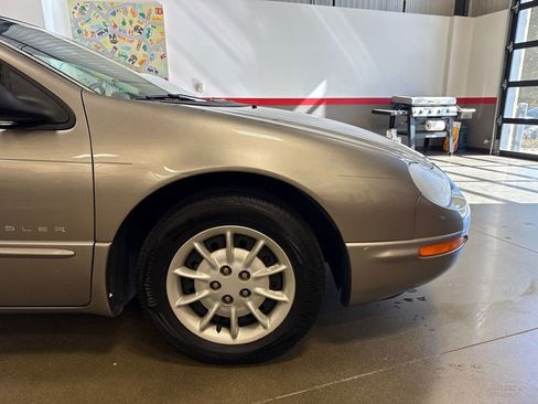 Used 1998 Chrysler Concorde LX image 42