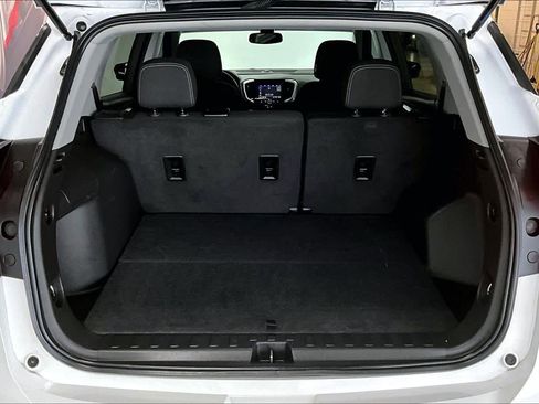 Used 2022 GMC Terrain SLE w/ Driver Convenience Package image 18