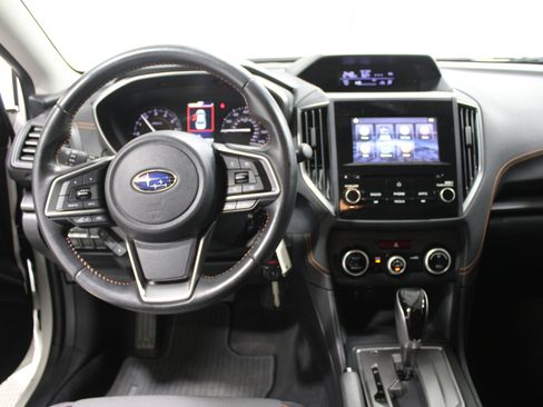 Used 2021 Subaru Crosstrek 2.0i Premium image 2