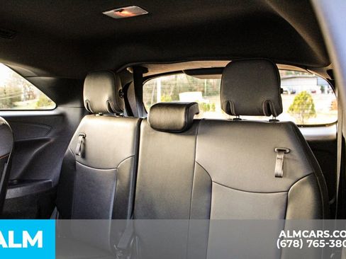 Used 2022 Toyota Sienna XSE image 19