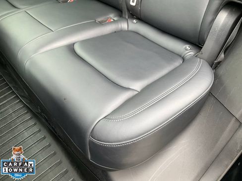 Used 2022 Tesla Model Y Performance AWD/4WD image 29