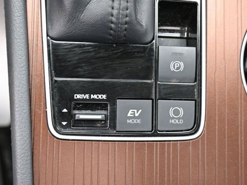 Used 2022 Toyota Sienna XLE w/ XLE Plus Package image 31