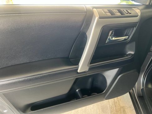 Used 2018 Toyota 4Runner SR5 Premium AWD/4WD image 7