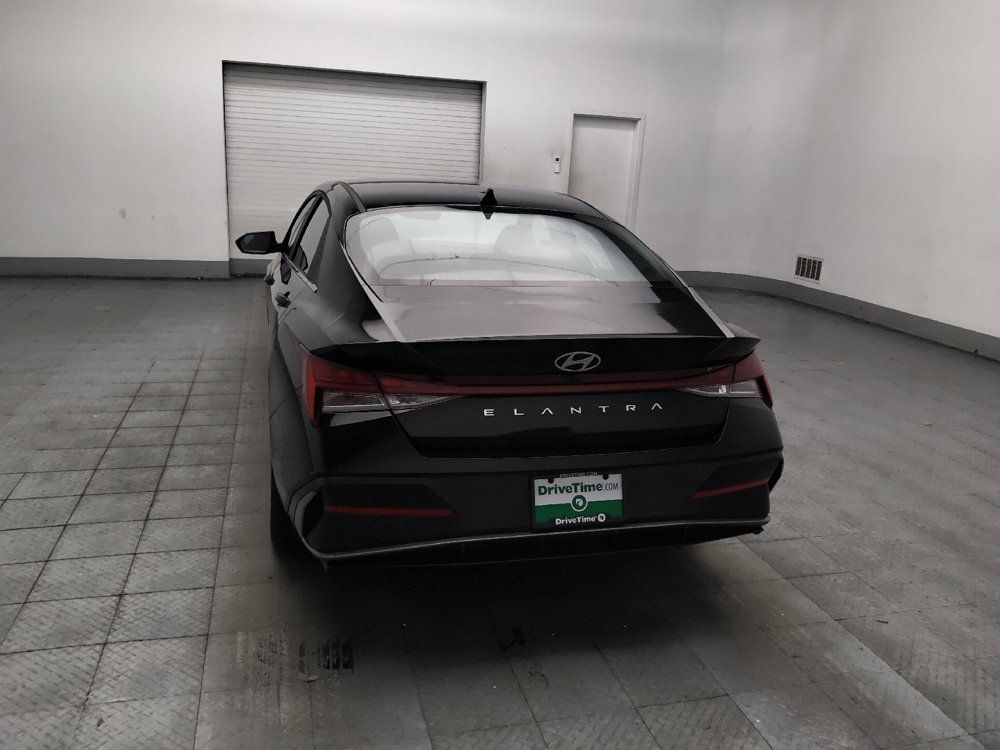 Used 2025 Hyundai Elantra SEL FWD image 6