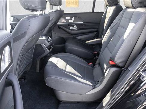 Certified 2025 Mercedes-Benz GLS 450 4MATIC image 24