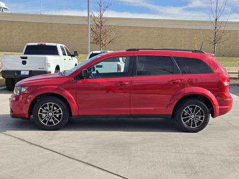 Used 2018 Dodge Journey SE w/ Popular Equipment Group image 3