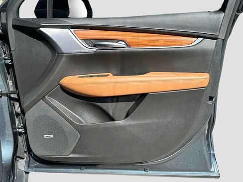 Used 2020 Cadillac XT5 Premium Luxury w/ LPO, Illumination Package image 35