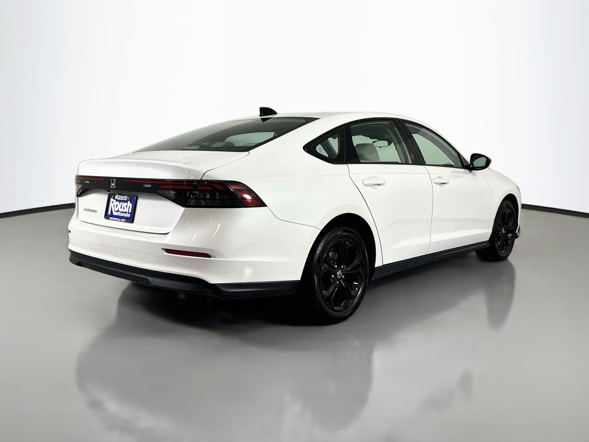 Certified 2025 Honda Accord SE image 5