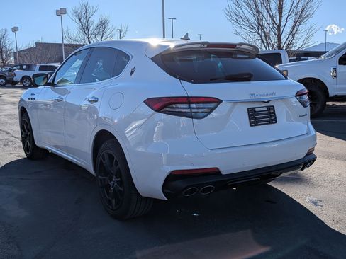 Used 2023 Maserati Levante Modena image 8