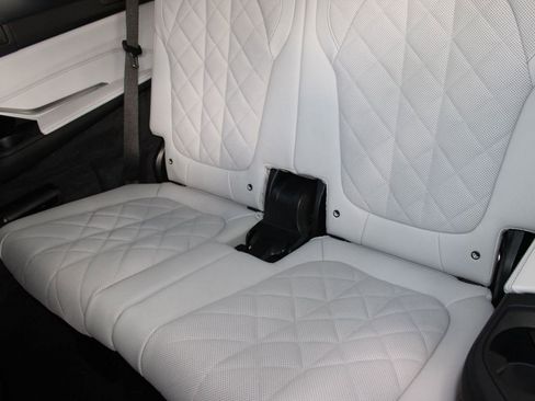 New 2026 BMW X7 xDrive40i w/ M Sport Package image 32