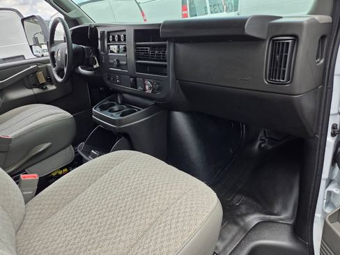New 2026 Chevrolet Express 4500 w/ Power Convenience Package RWD image 16