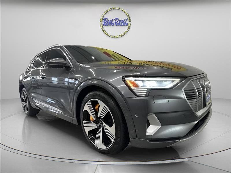 Used 2019 Audi e-tron Prestige w/ Prestige Package AWD/4WD image 7